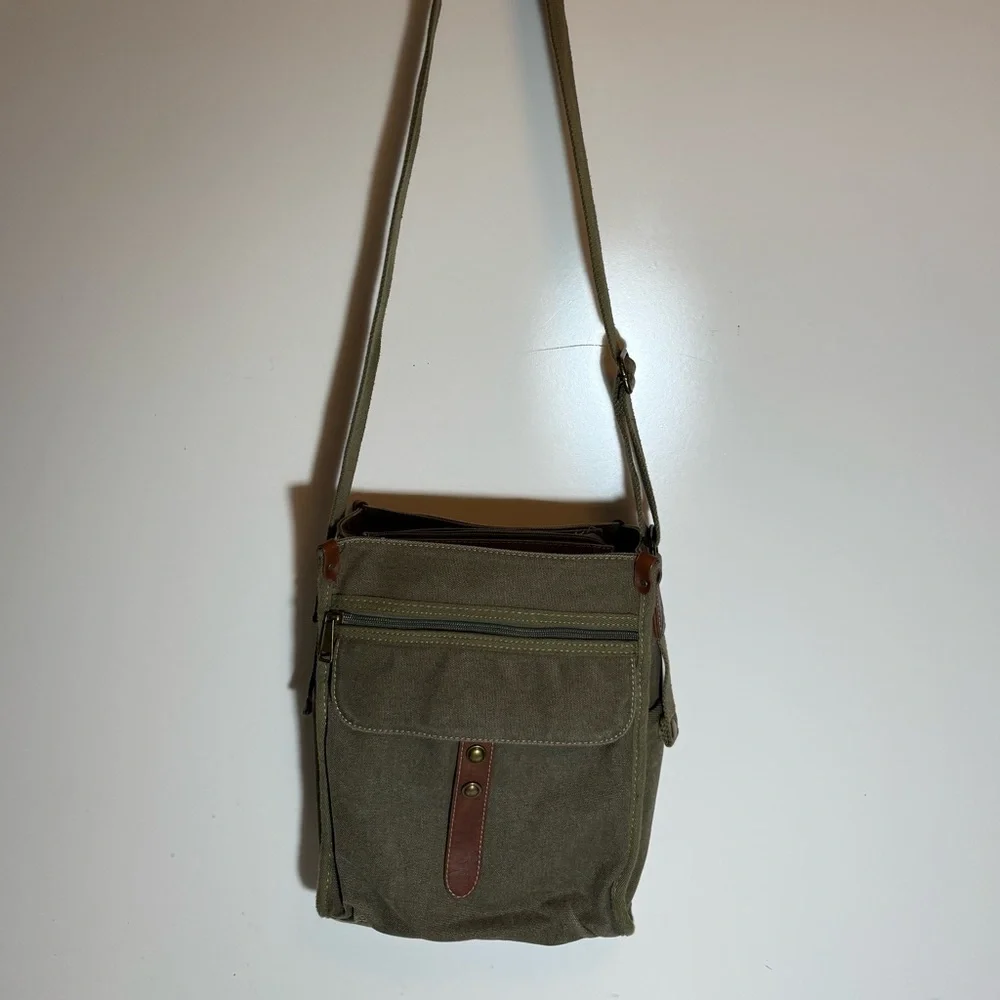 Women's Cargolt Hailey Crossbody Purse Olive - Picture 14 of 14